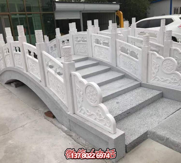 美麗的漢白玉石拱橋，伴您一路暢游！