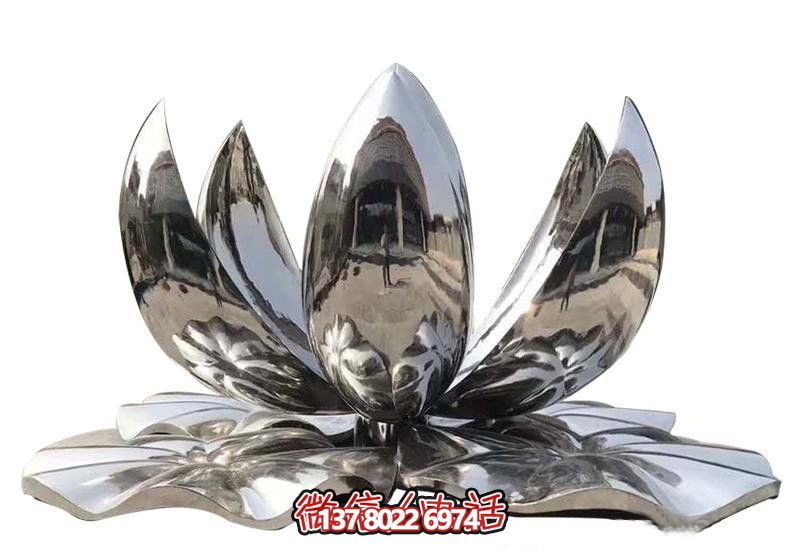 鏡面不銹鋼蓮花雕塑，為公園帶來活力