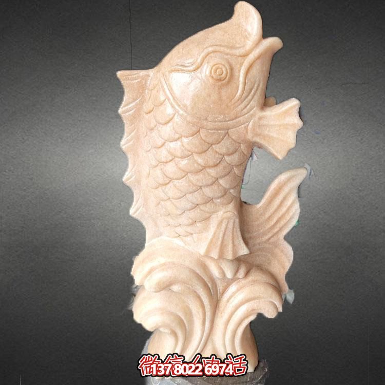 集大理石石雕、水景擺件、鯉魚雕塑于一體的精美藝術(shù)品