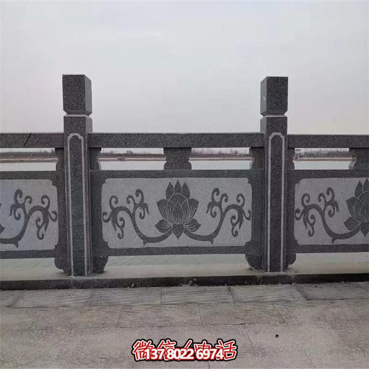 花崗巖護(hù)欄——完美結(jié)合精美雕刻與經(jīng)典欄桿扶手，為寺廟景點帶來外觀華麗的裝飾