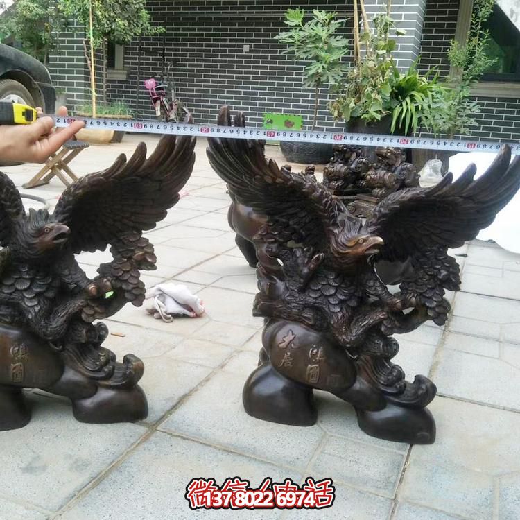 玻璃鋼老鷹雕塑，個(gè)性擺放商場(chǎng)裝飾