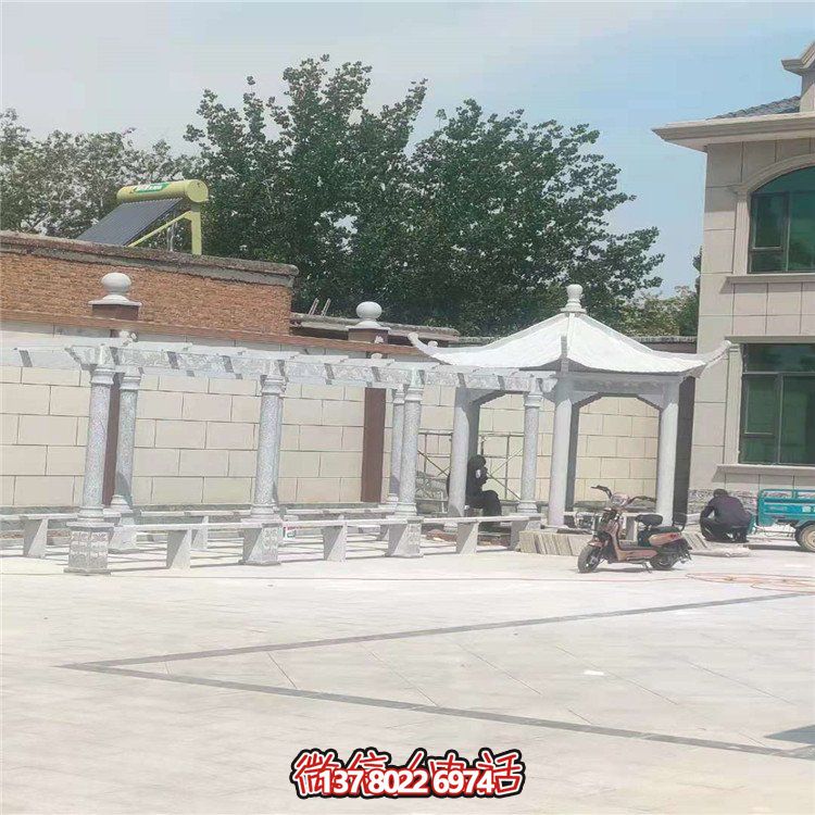 仿古涼亭，大理石裝飾，搭配花架，為別墅院子增添份量