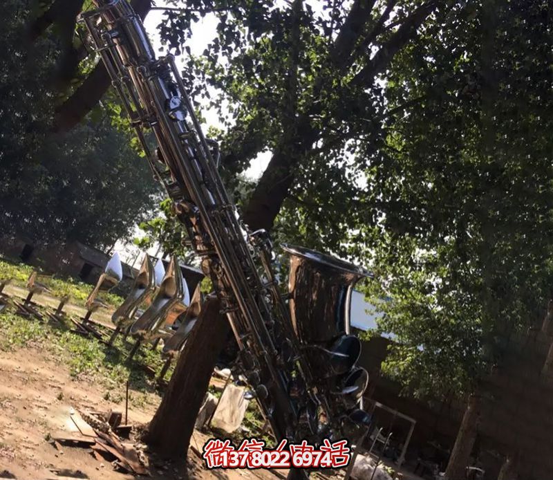 不銹鋼薩克斯樂器戶外雕塑 不銹鋼薩克斯樂器戶外雕塑