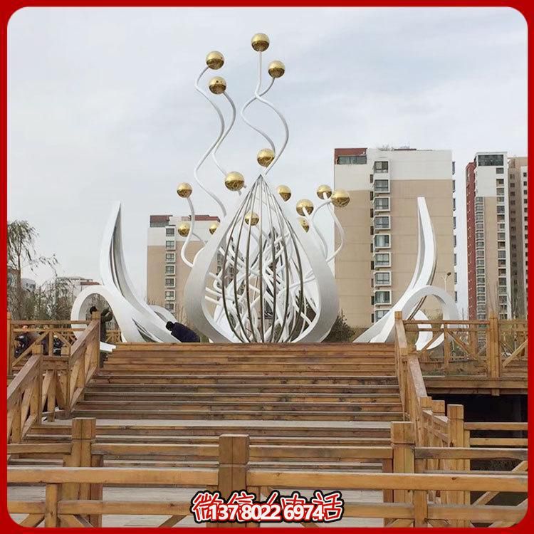 大型不銹鋼荷花雕塑，點(diǎn)綴美麗的景觀花園