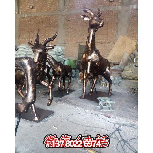 大型梅花鹿銅雕雕塑，裝點別墅小區(qū)