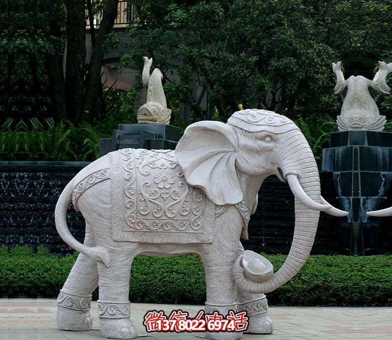 精美浮雕大象雕塑，點(diǎn)綴綠意花園