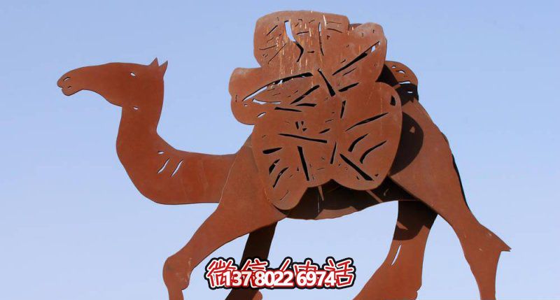 不銹鋼駱駝剪紙雕塑，點(diǎn)綴街道邊行走