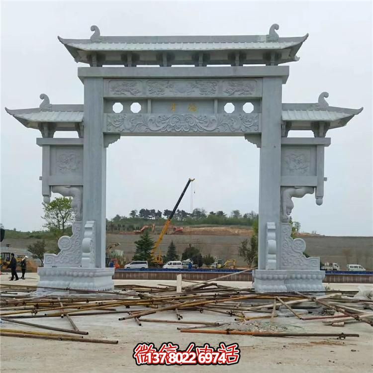 傳統(tǒng)工藝石雕牌坊，點(diǎn)綴鄉(xiāng)村美景