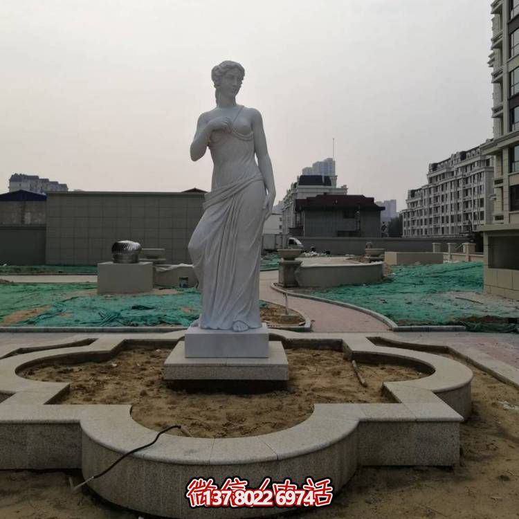 西方大理石雕像，浮雕人物裝飾街道