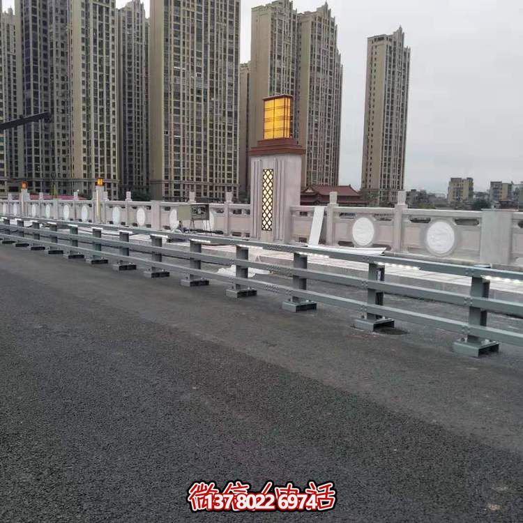 大理石護(hù)欄雕塑，為街道景觀帶來精美絕倫