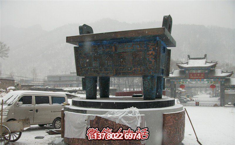 大型仿古青銅雕塑，營造獨(dú)特的戶外景觀