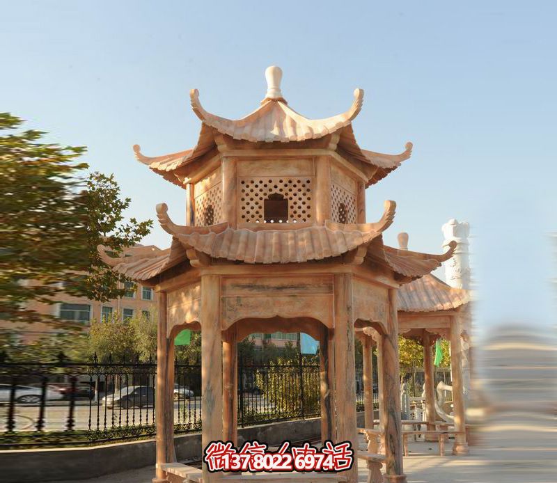 雙層涼亭，讓晚霞紅彩點(diǎn)綴庭院