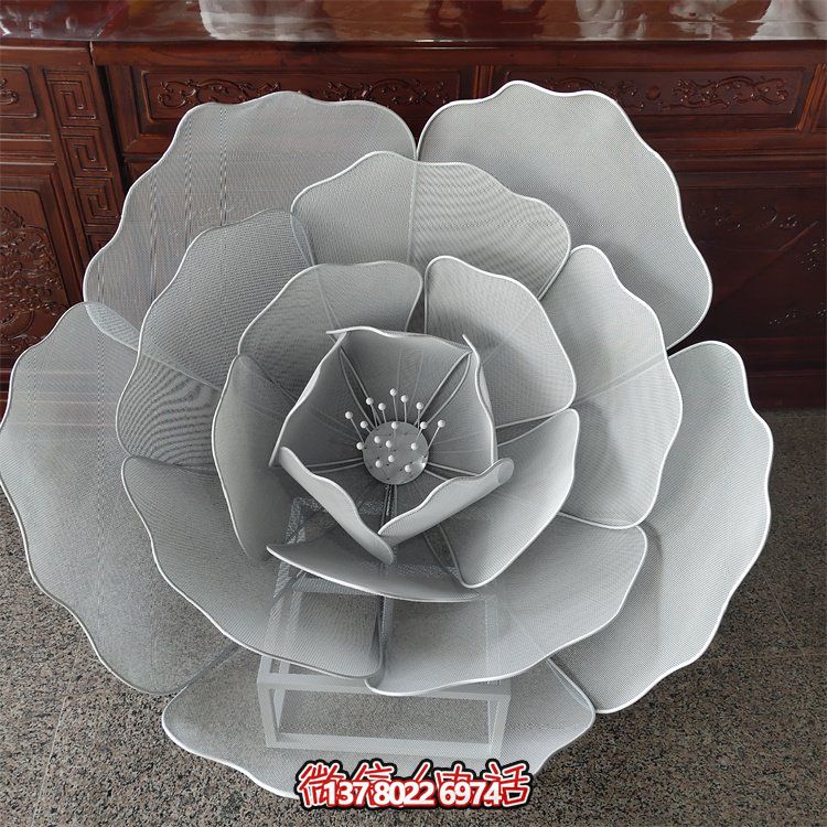 不銹鋼鏤空戶(hù)外蓮花雕塑，更美的園林景觀