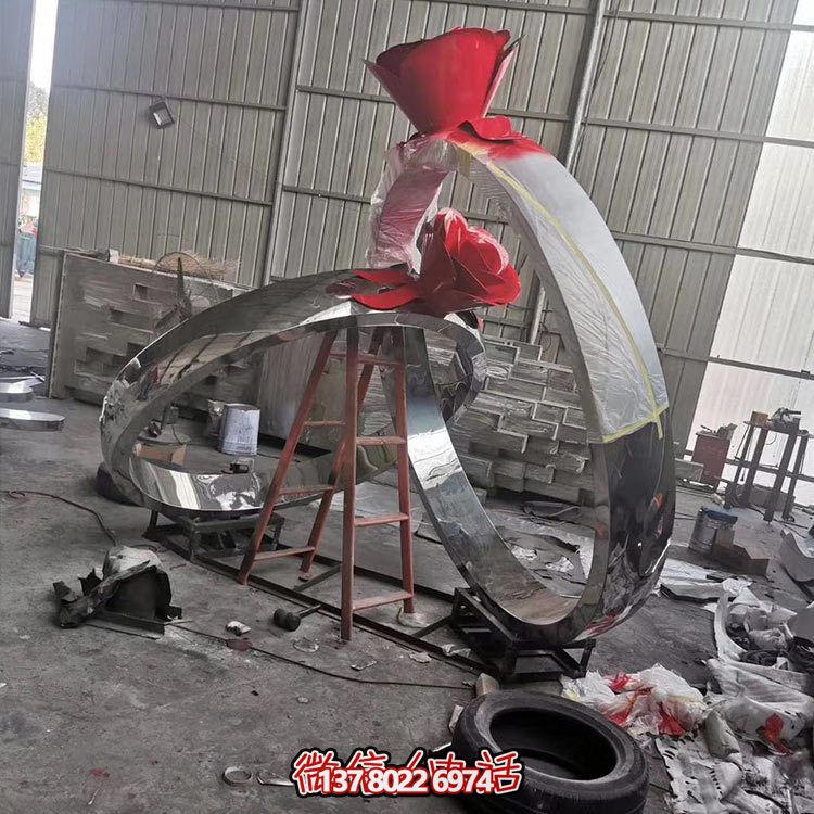 不銹鋼戶外雕塑戒指，鏡面反光