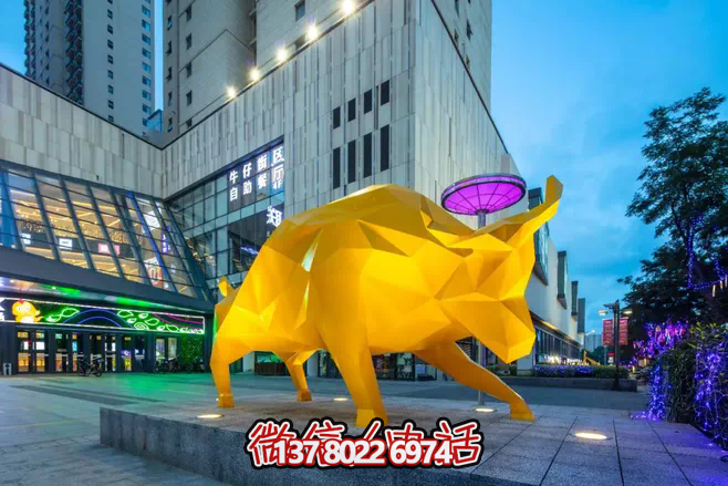 玻璃鋼彩繪雕塑讓你的廣場現(xiàn)象級(jí)創(chuàng)意牛！