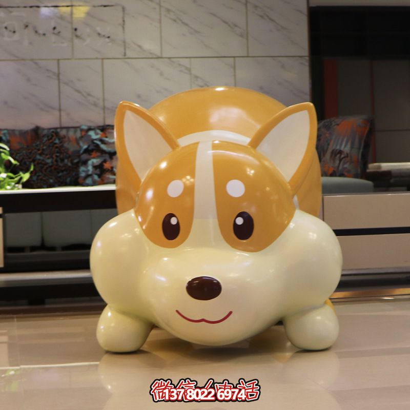 新推出的可愛卡通玻璃鋼著狗雕塑游樂園，給你一個全新的游樂體驗！