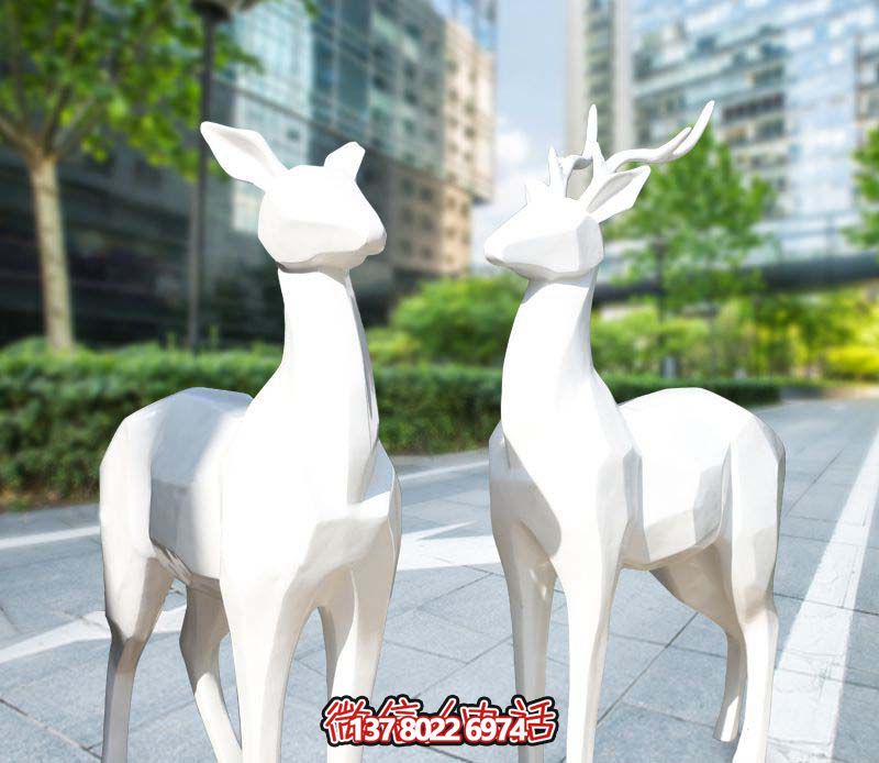 玻璃鋼梅花鹿雕塑，為你的廣場(chǎng)增添經(jīng)典藝術(shù)氣息