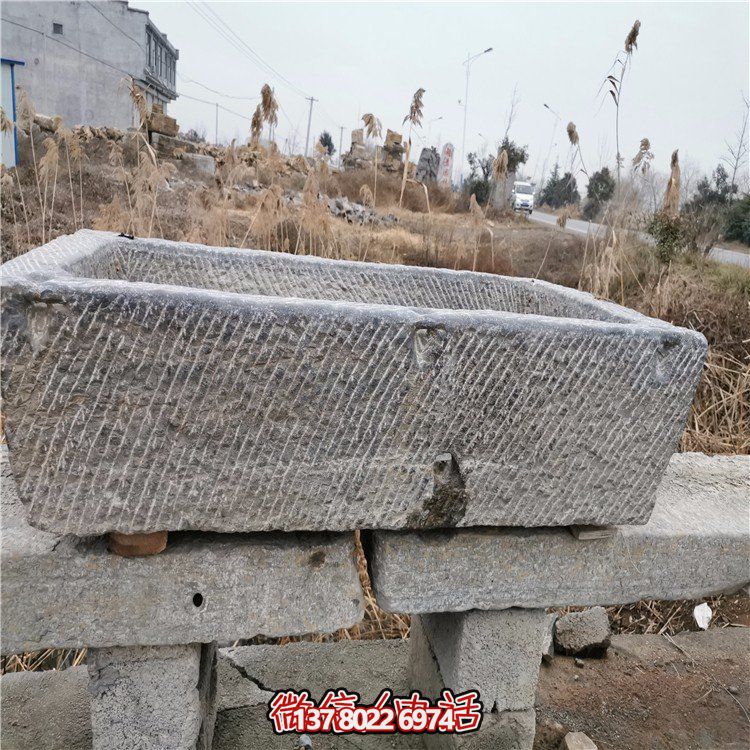 原石石槽，讓空間更加安靜祥和