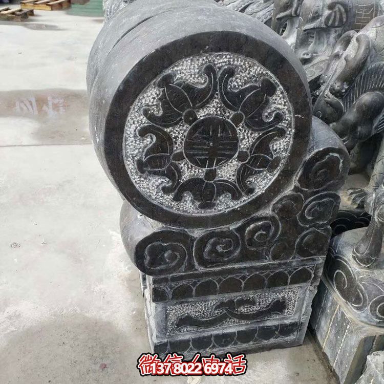 精美青石浮雕抱鼓石雕塑，點綴門口庭院