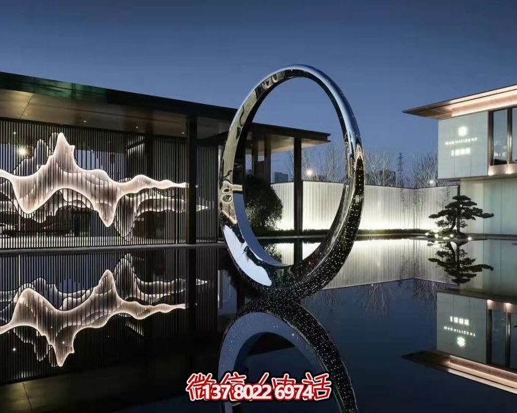 不銹鋼圓環(huán)雕塑，點(diǎn)綴園林別墅水池