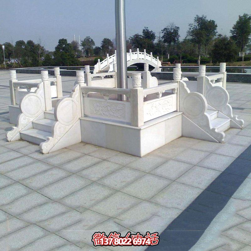 漢白玉升旗臺，喚醒城市雕塑美學(xué)