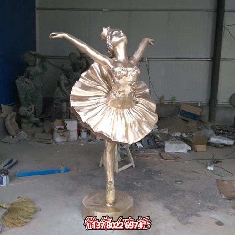 不銹鋼雕塑，給您的園林、廣場(chǎng)增添抽象跳舞的人物精彩！