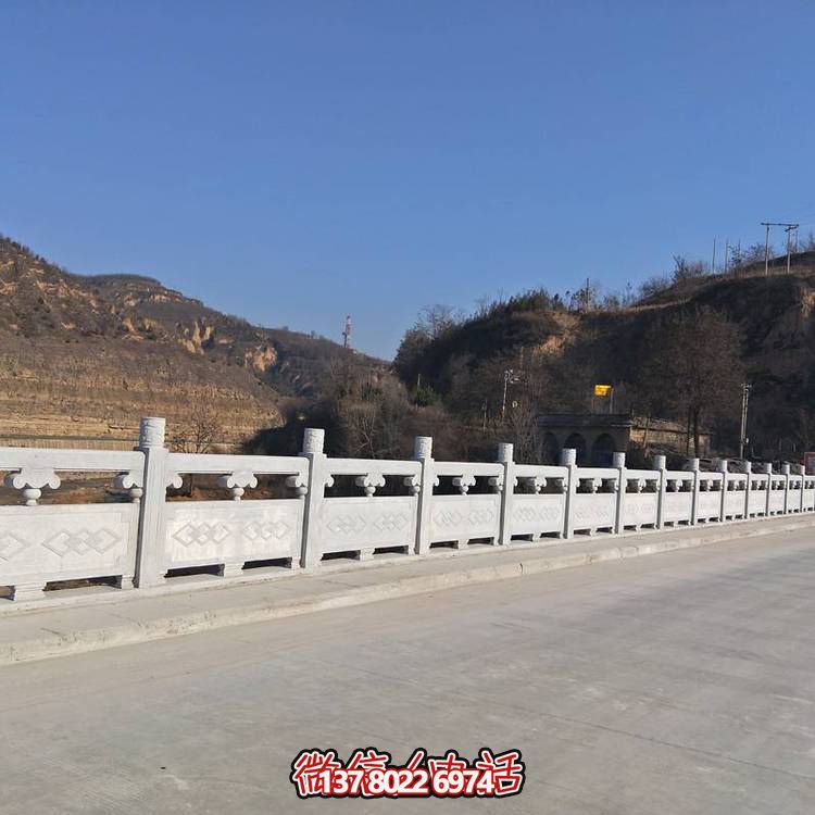 精美的大理石雕塑欄桿，締造完美景觀