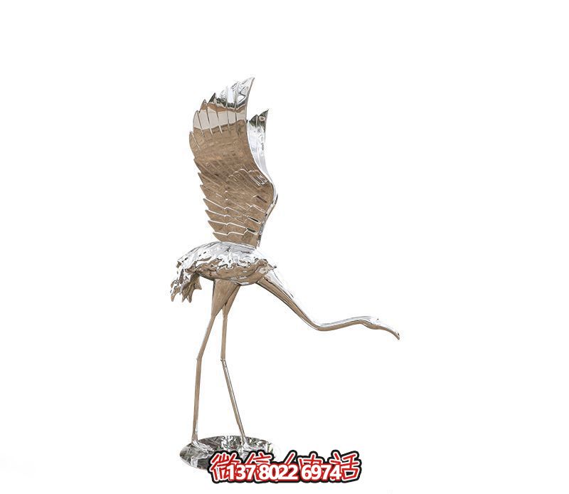 擺放火烈鳥(niǎo)雕塑的不銹鋼商場(chǎng)