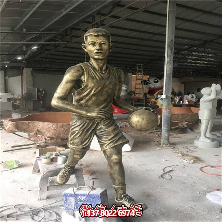 工藝廣場(chǎng)玻璃鋼仿銅打籃球的兒童雕塑