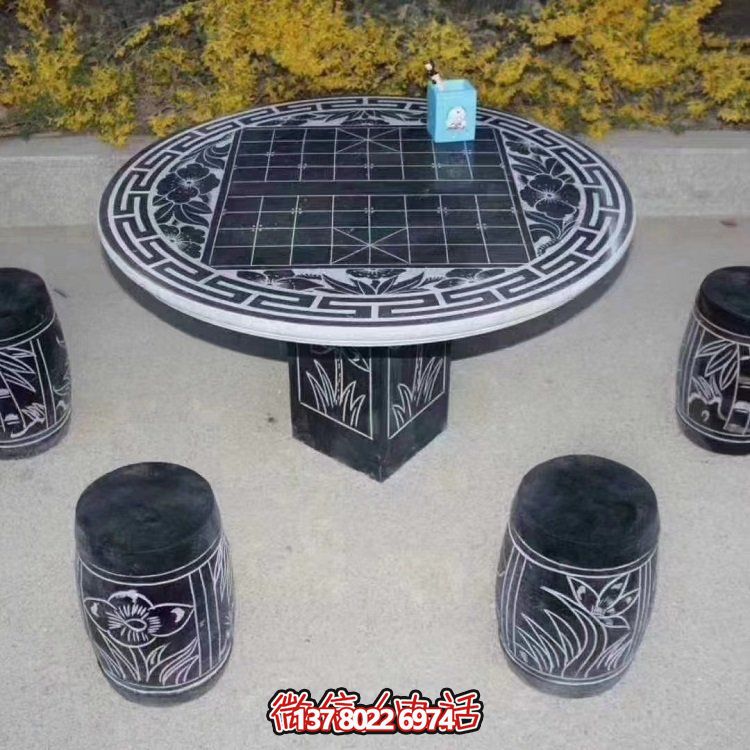 石雕戶(hù)外園林景觀石雕棋盤(pán)格人物雕塑