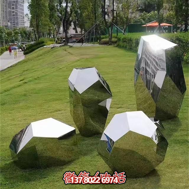 拋光鏡面不銹鋼——不規(guī)則造型雕塑